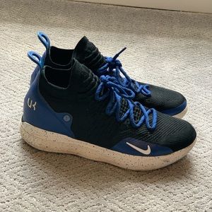 Custom Nike KD basketball shoe (Kentucky)